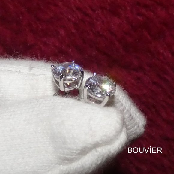 ⚡️FLASH SALE⚡️ White Diamond 6mm Stud Earrings - Picture 2 of 3